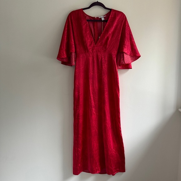 Fe Noel Dresses & Skirts - Fe Noel x Target Red Palm Leaf Contrast Print Flutter Sleeve Maxi Dress Size 4